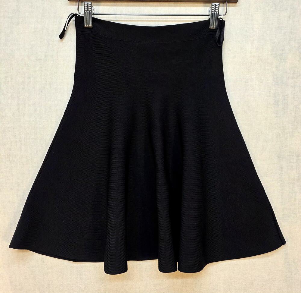 BCBGMAXAZRI A Black Knit A-Line Mini Skirt Sz S Flared High‎ Waisted Skater